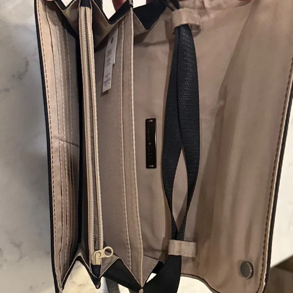 Lululemon Black Crossbody clutch Bag - Picture 5 of 6